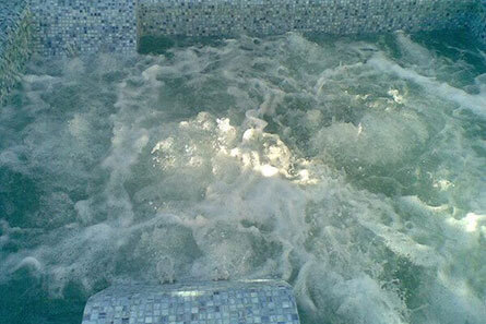 Spa din beton placat cu vitroceramica