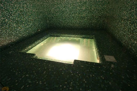 Spa jacuzzi hidromasaj placat cu vitroceramica