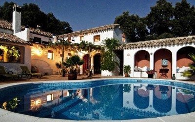 6 mituri legate de piscine